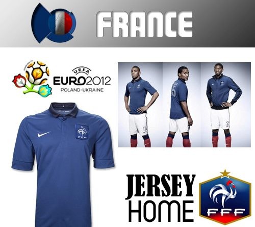 Nhưng màu xanh mới là loại áo đấu thường mặc của ĐT Pháp